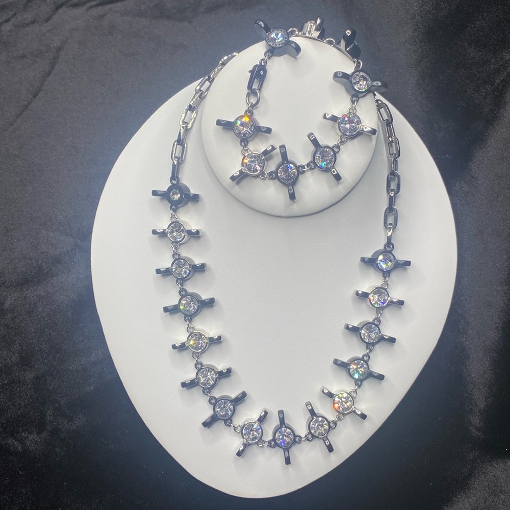 Mark jacobs vintage necklace and bracelet set excellent condition